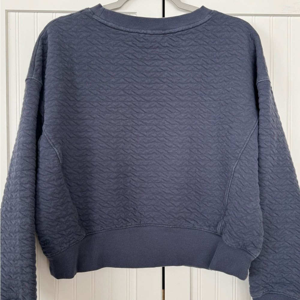 All in Motion Blue Cropped Sweatshirt - Medium - Picture 3 of 4